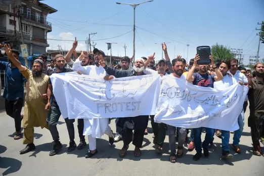 Protests in Srinagar over remarks by BJP leaders against Prophet Mohammad