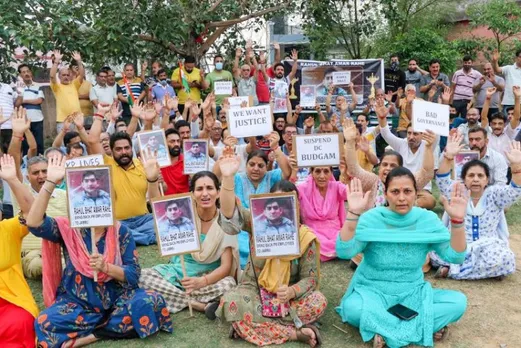 Rahul Bhat's killing: Kashmiri Pandits take out protest march in Srinagar