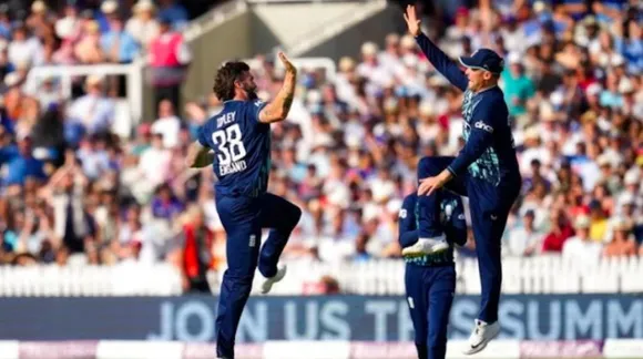 England beat India by 100 runs in 2nd ODI