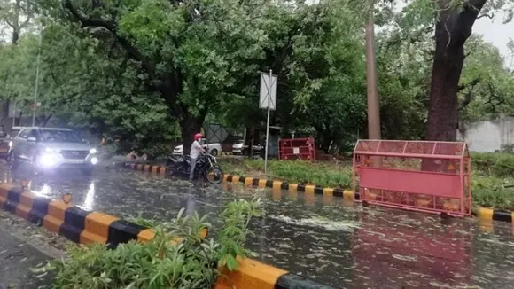 First monsoon showers in Delhi