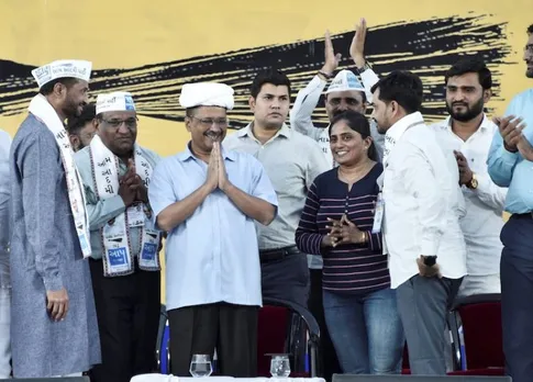 Kejriwal vows free pilgrimage if AAP voted to power in Gujarat