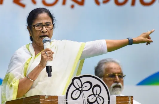 Mamata Banerjee also jumps on the 'united opposition' bandwagon
