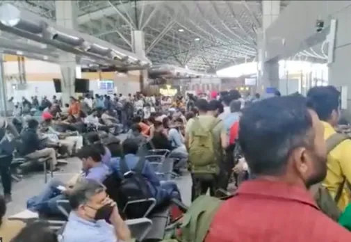 Kashmiri pandits and other Hindus flock to Srinagar airport