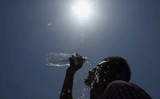 North India continues to reel under intense heat wave condition; heavy rains lash Tamil Nadu, Kerala