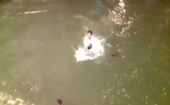 Watch Video: 4 youths try to drown cop during Ganesh idol immersion in Mumbai