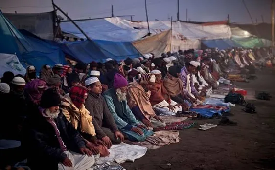 Muslims climb Mount Arafat in hajj high point