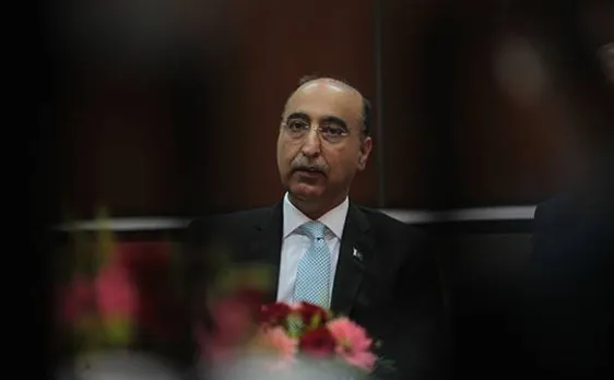 We are in tough place but not thinking in war terms:  Pak High Commissioner Basit