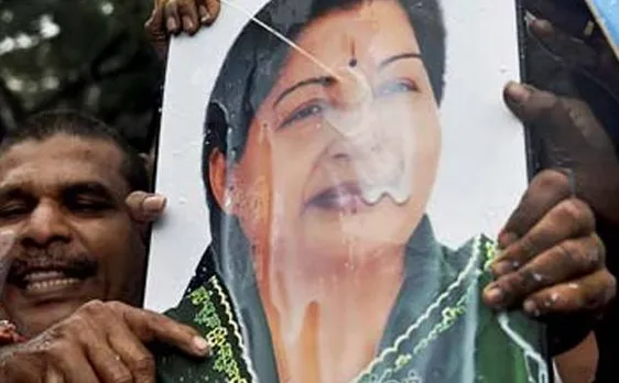 Jayalalitha's health: Scuffle between AIADMK workers and Police outside Apollo Hospital in Chennai