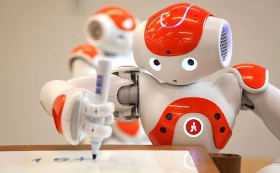 This robot is mightier than the sword: Xiao Nan pens down a writeup for Chinese daily