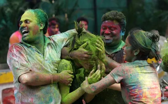  Check out some easy tips to protect your hair during holi