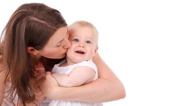 Mothers hug can boost baby's immunity and body temperature: Study