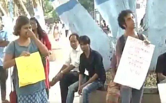 Watch | Students of Kolkata's Jadavpur University raise 'Azadi' slogans