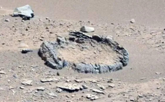 Did aliens arranged that rock circle on Mars? NASAâ€™s Curiosity rover captures image showing strange formation