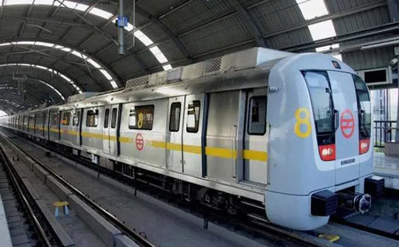 Delhi Metro runs with one gate open from Chawri Bazar to Kashmere Gate station