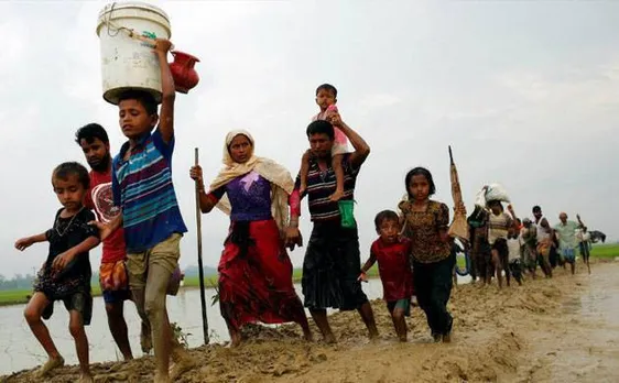 Rohingya Muslims await chance to enter Bangladesh