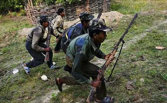 Seven naxals arrested, three surrender in Bastar