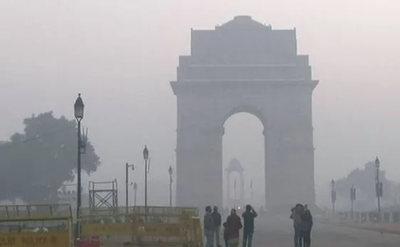 Cold morning in Delhi as mercury dips to 5 degrees Celsius