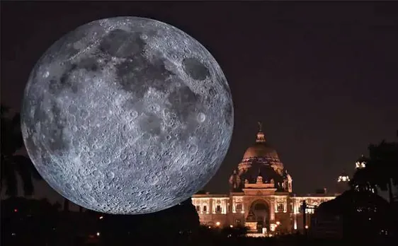 Giant replica of moon set up in Kolkata, visitors gather at Victoria Memorial for a look