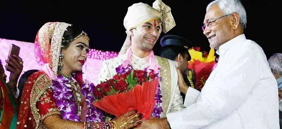 Chaos at Tej Pratap's wedding; unruly crowd loots food items, crockery