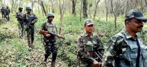 Anti-naxal ops: CRPF turns contractor to build road in Bastar