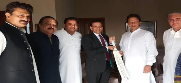 Indian envoy to Pakistan Ajay Bisaria discusses India-Pakistan ties with Imran Khan