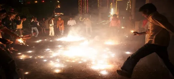 Delhi police registers over 550 cases and arrest more than 300 on Diwali night for violating SC order