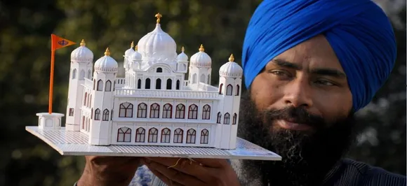 Pakistan invites Sushma Swaraj, Amarinder Singh, Navjot Singh Sidhu for Kartarpur Corridor opening