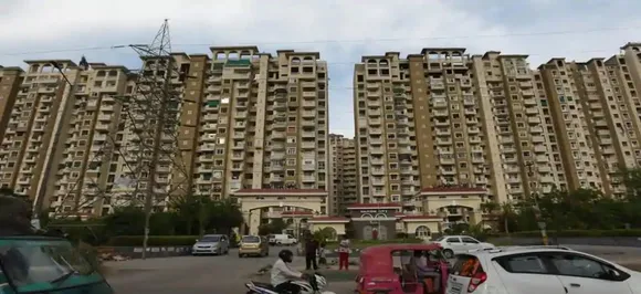 Supreme Court directs attachment of Amrapali Builder's five star hotel, corporate office