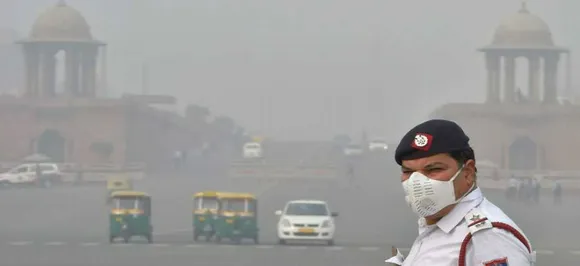 Delhi's air quality very poor; EPCA pulls up govt officials for using hired private diesel vehicles