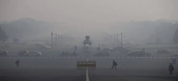 Delhi Pollution: Air quality â€˜very poorâ€™, AQI recorded at 424