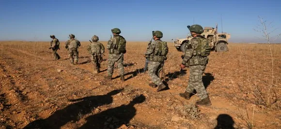 US begins pulling out equipment from Syria, not troops