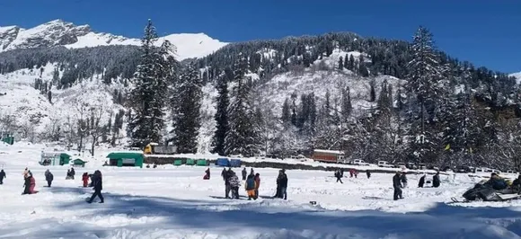 Amid fresh snowfall prediction, schools in Himachal Pradesh to remain shut till February 17