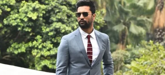 Filmfare Awards 2019: Vicky Kaushal raises the bar as he pays tribute to Amitabh Bachchan in debut jig