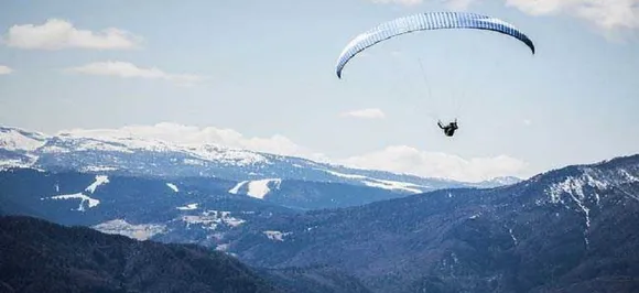 Kerala tourist, pilot killed in paragliding crash in Himachal Pradesh's Kullu district 