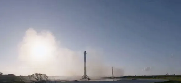 In first commercial launch, SpaceX fires Falcon Heavy, lands all three rocket boosters for first time