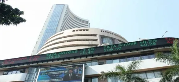 Sensex slumps 324 points to close at 38,731, Nifty also drops by 84 points