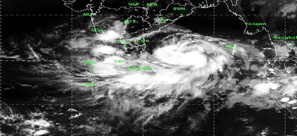 Cyclone â€˜Faniâ€™ intensifies, heavy rainfall expected, Indian Air Force, Navy on high alert