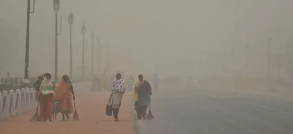 Massive dust storm hits Delhi NCR, traffic snarls reported