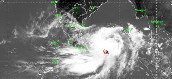 Cyclone Fani to hit Odisha tomorrow: Flights, trains cancelled, schools closed | Latest Updates