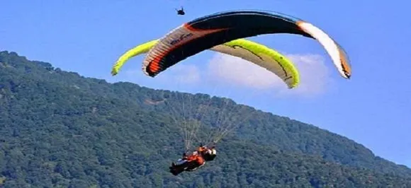 Tourist killed, instructor injured after paraglider crashes in Solang Valley near Manali 