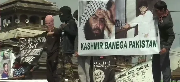 Stone-pelters clash with security forces in Kashmir, wave banners supporting Masood Azhar