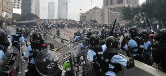 Massive demonstration chokes Hong Kong as extradition anger boils