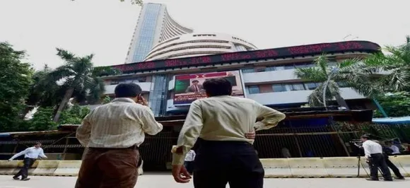 Sensex plunges over 400 points in morning trade, HDFC Bank cracks 3 per cent 