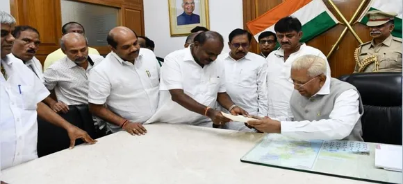 Karnataka CM HD Kumaraswamy submits resignation after his govt loses floor test by 6 votes