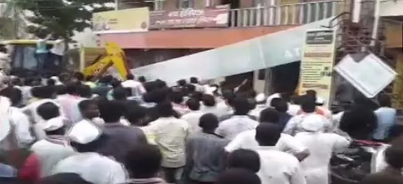 1 dead, over 30 feared trapped after roof of building collapses in Maharashtra's Solapur