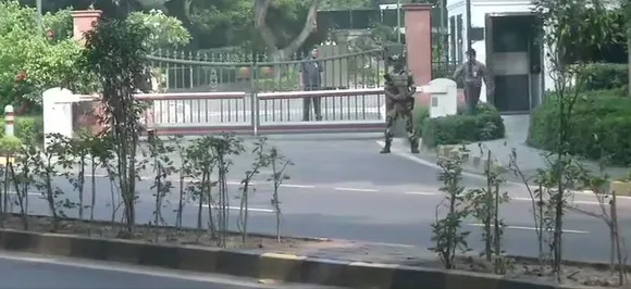 Kashmir: Lt Gen Ranbir Singh meets J-K Governor Satya Pal Malik, briefs him about security situation