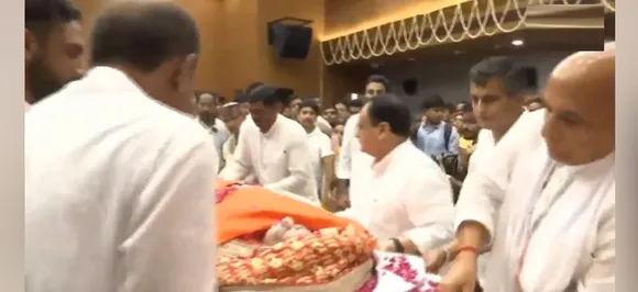 Watch: Rajnath Singh, JP Nadda, others lend shoulder to mortal remains of Sushma Swaraj