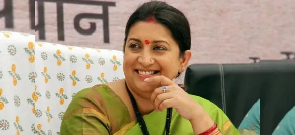 Smriti Irani discusses with Goa CM schemes for welfare of women, children