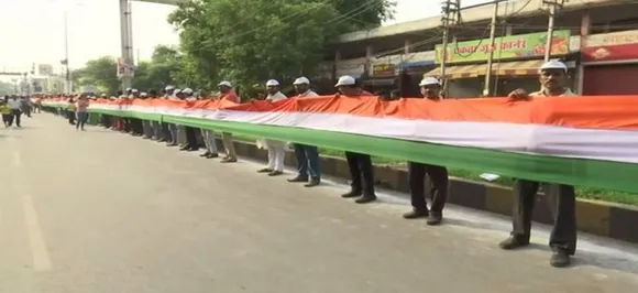 Locals form 15 Km long human chain in Chhattisgarh to unfurl Tricolor