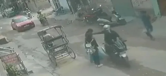 WATCH | Mother-Daughter Duo Nabs Chain-Snatcher In Delhi, Video Goes Viral